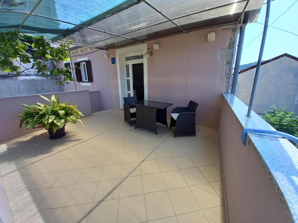 Apartamento Ursula Mali Lošinj Exterior foto